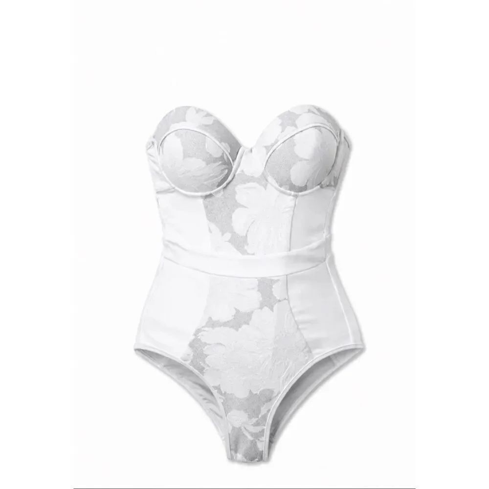 Wet Jacquard Sheer Side Panel One Piece Swimsuit | White in XS